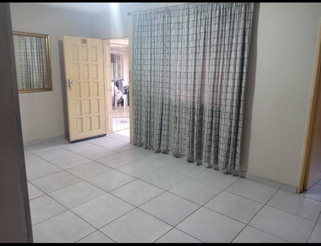 3 BEDROOM FLAT TO LET IN BRACKENHAM